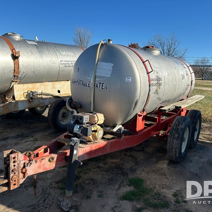 Liquid Nurse Trailer (CP1352, Tank 261)