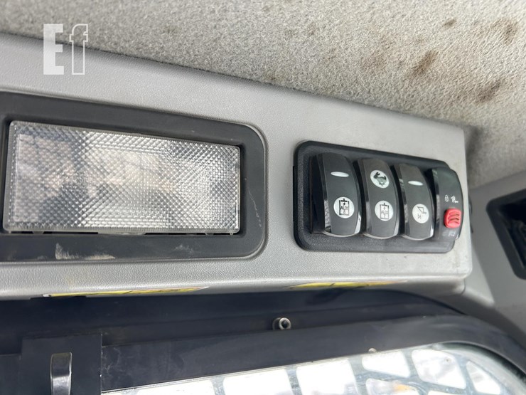 2018-caterpillar-289d-image-45