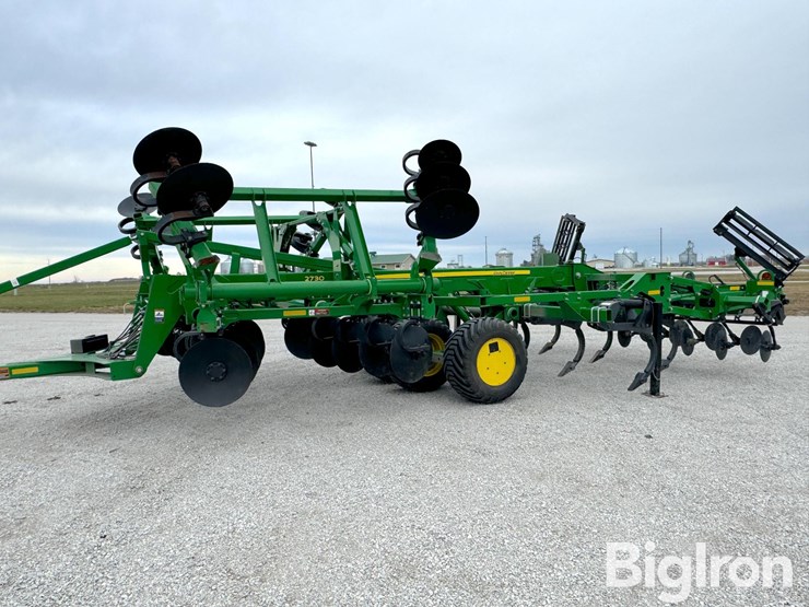 2023-john-deere-2730-image-8
