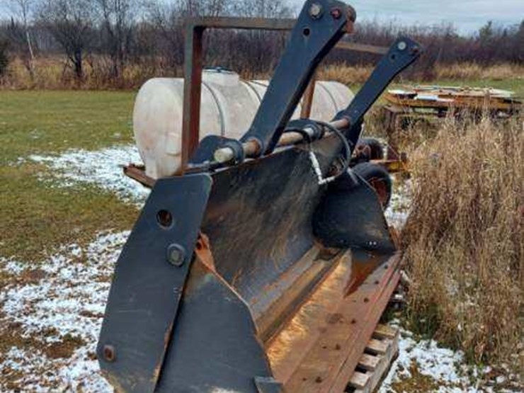 new-holland-lb95-image-2