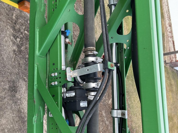 2017-john-deere-r4038-image-53