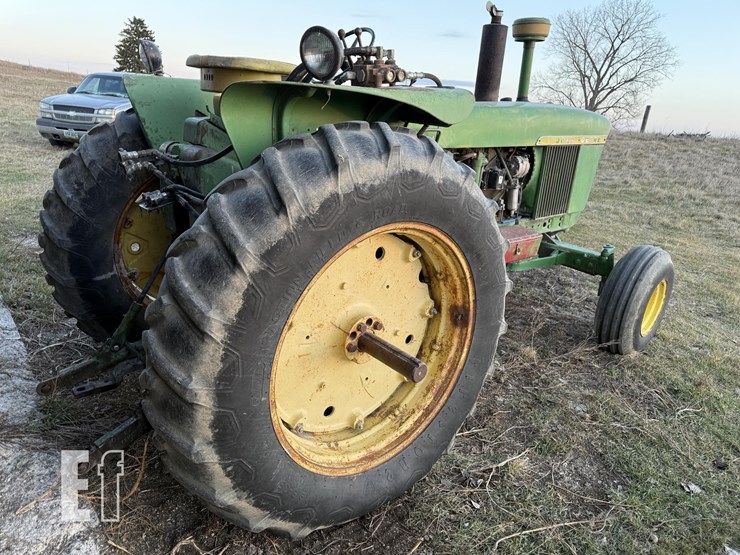 john-deere-4010-image-7