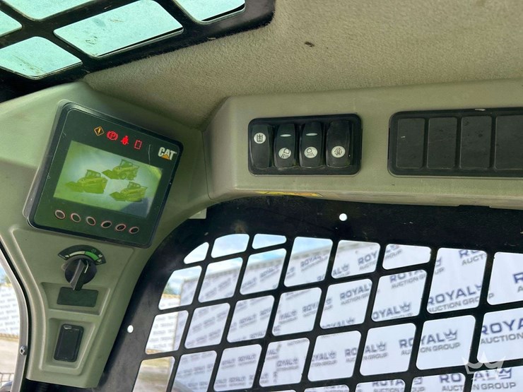 2019-caterpillar-259d-image-14