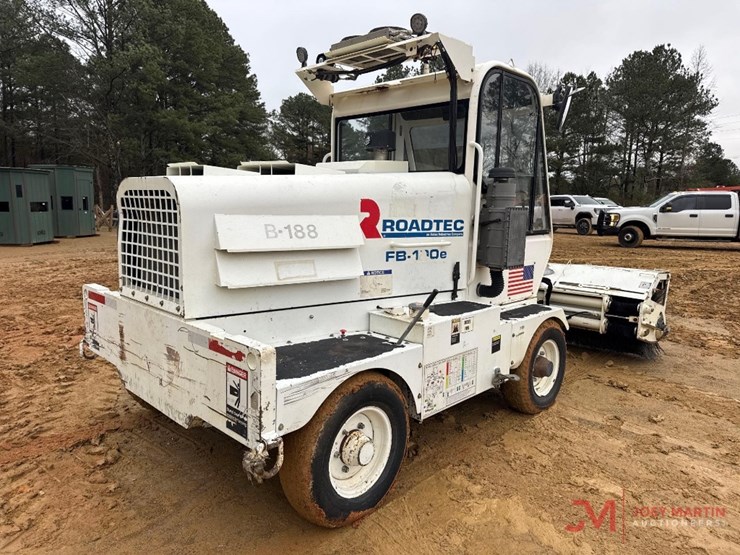 roadtec-fb-100e-sweeper-image-2