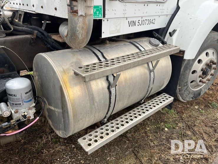 2005-kenworth-t800-image-19