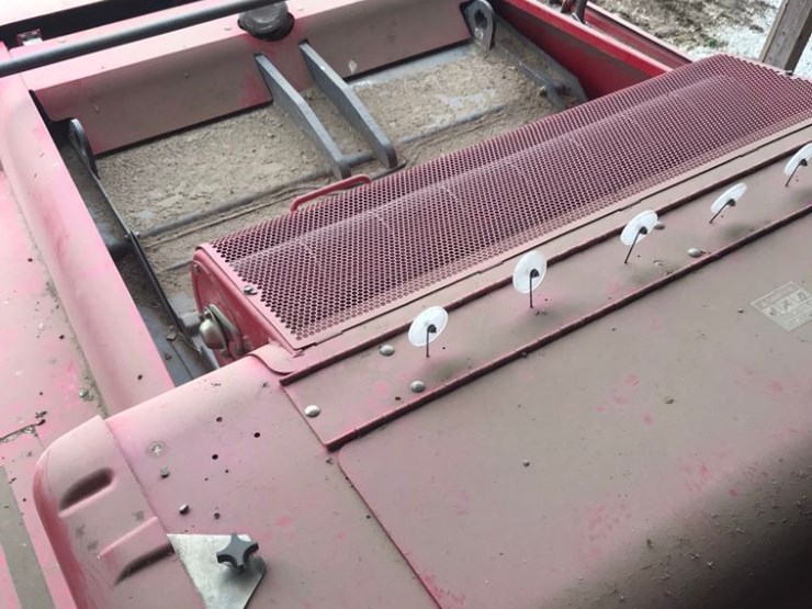 2011-massey-ferguson-2190-image-10