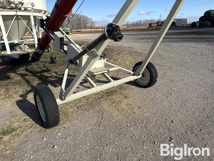 buhler-farm-king-1336-image-10