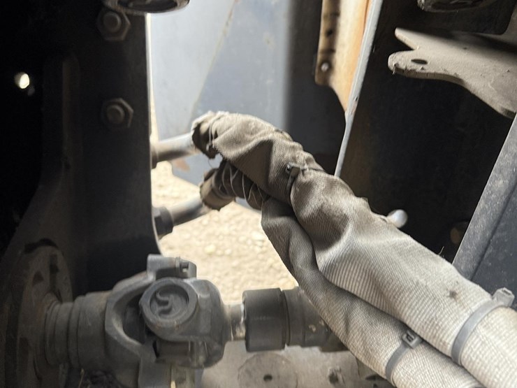 1998-new-holland-tv140-image-22