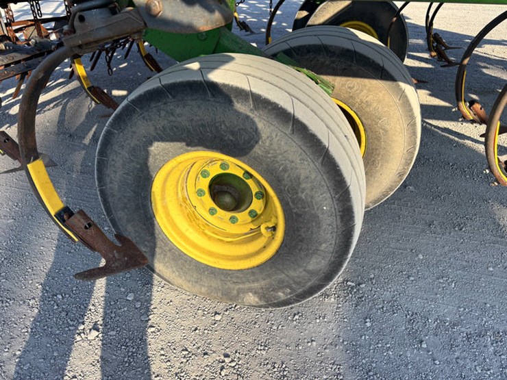 john-deere-2210-image-18