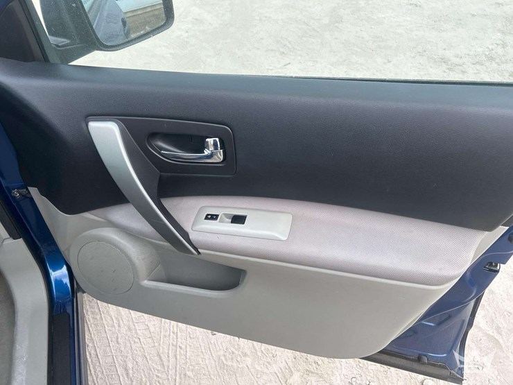 2008-nissan-rogue-image-17