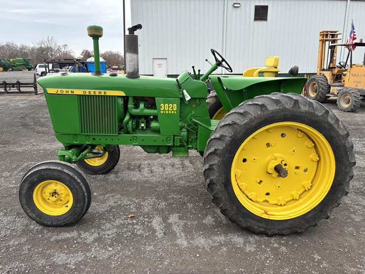 john-deere-3020d-image-9