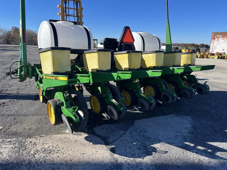 john-deere-7200-image-4
