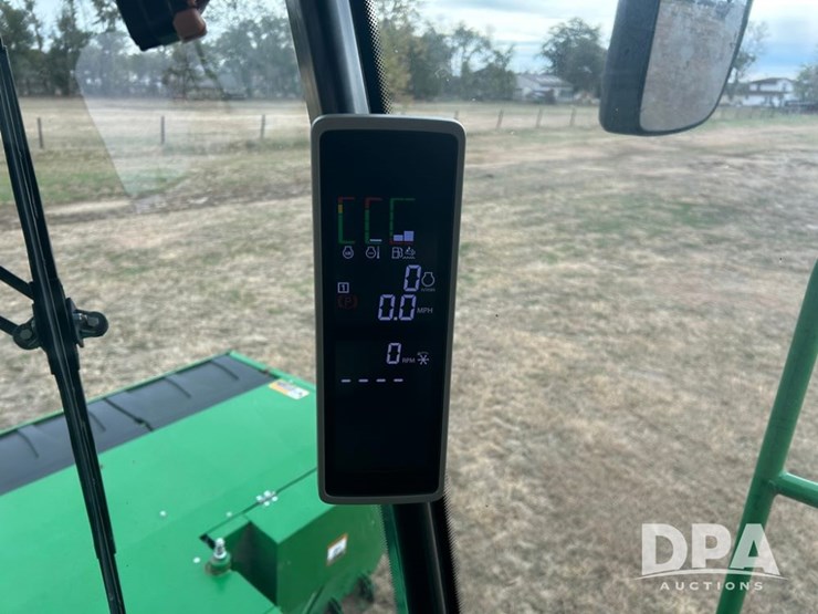 john-deere-w235-image-35