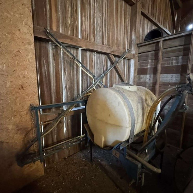 100 Gallon 3pt Sprayer