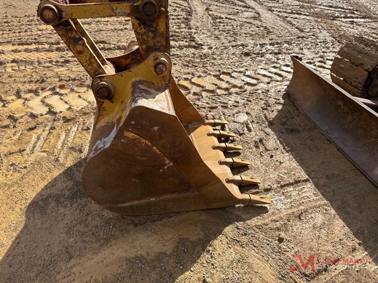 caterpillar-307d-image-11