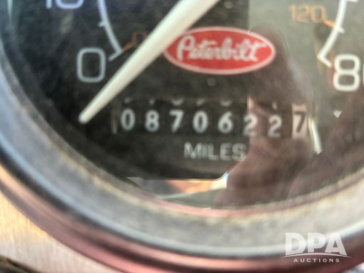 1990-peterbilt-377-image-5