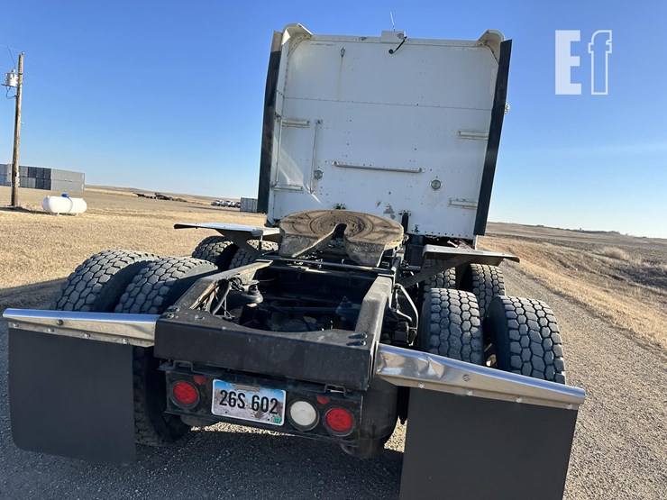 2014-peterbilt-386-image-9