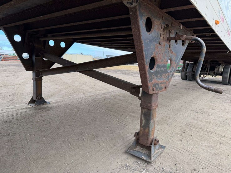 2006-utility-4000d-x-image-12