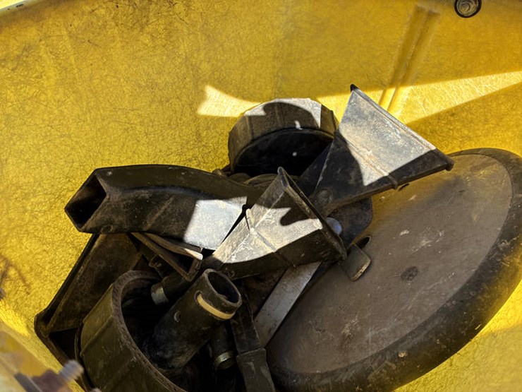 john-deere-7000-image-54