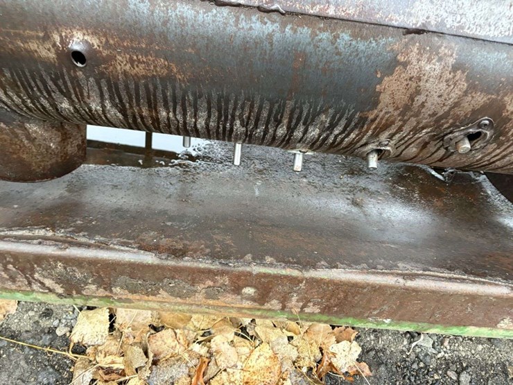 john-deere-220-image-12