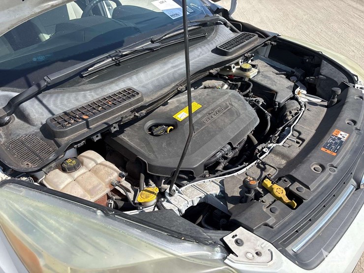 2015-ford-escape-image-8