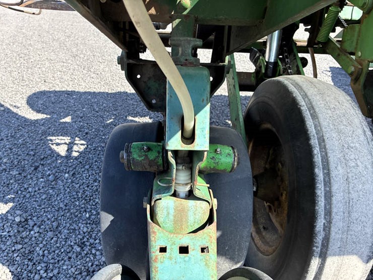 john-deere-7000-image-37