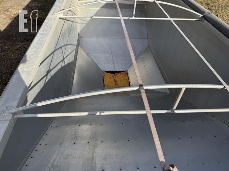 2014-wilson-grain-trailer-image-41