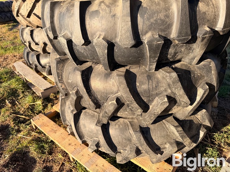 11.2-24-pivot-tires-on-8-bolt-rims-image-9