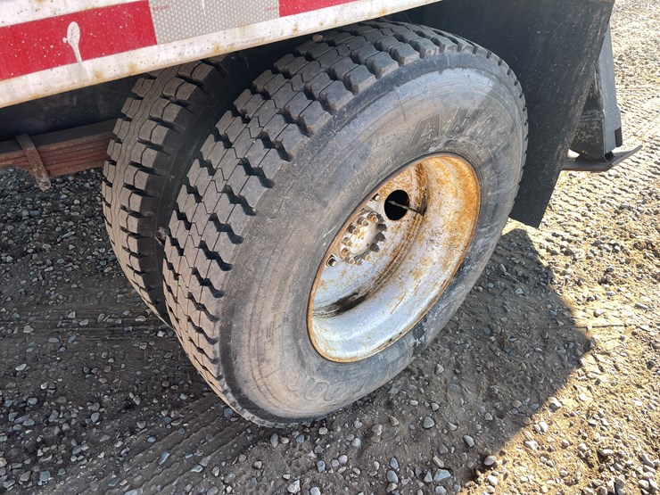 #1141-•-1995-gmc-topkick-bucket-truck-(has-mn-title)-image-12