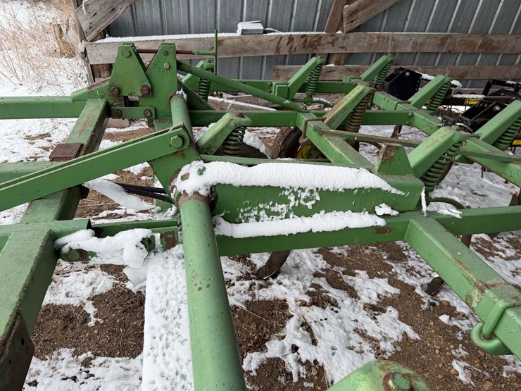 john-deere-17-image-18