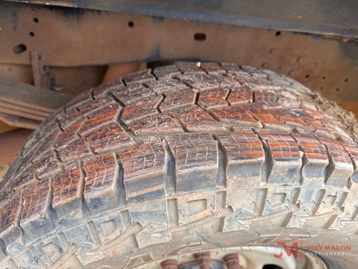 2011-ford-f250-xl-image-10