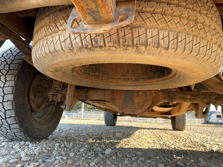 #1127-•-2013-chevrolet-silverado-pickup-truck-(has-mn-title)-image-19