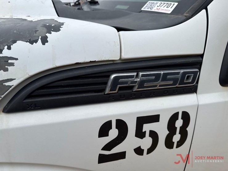 2011-ford-f250-xl-image-6