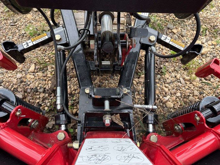 2018-hiniker-poly-snowplow-with-mounts-for-a-99-01-3/4-ton-chevrolet,-has-controller-image-14