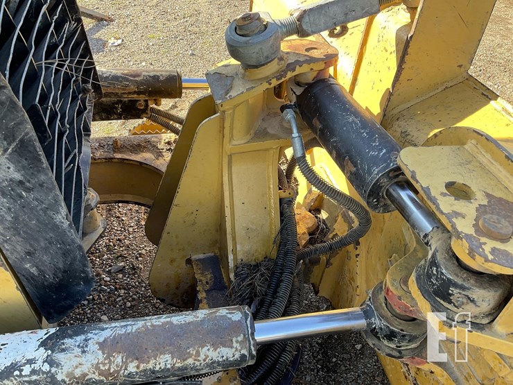 2016-caterpillar-d3k2-lgp-image-6