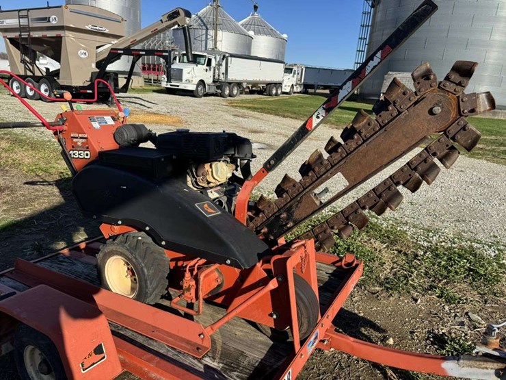 ditch-witch-1330-image-4