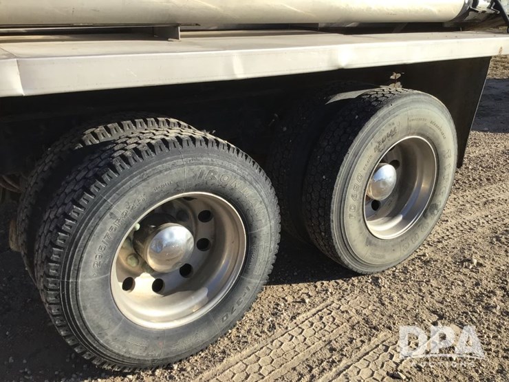 2004-kenworth-t800-image-13