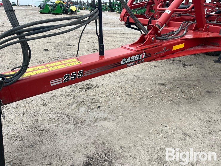 2017-case-ih-255-image-11