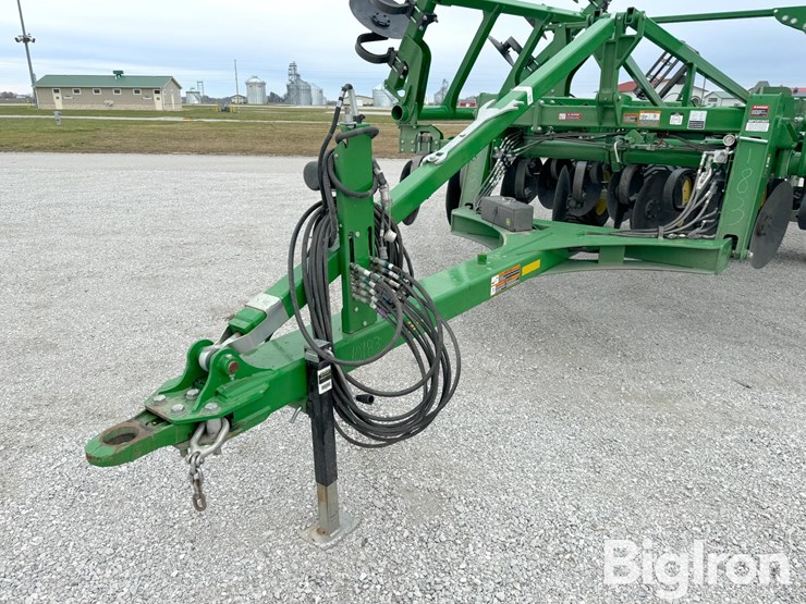 2023-john-deere-2730-image-9