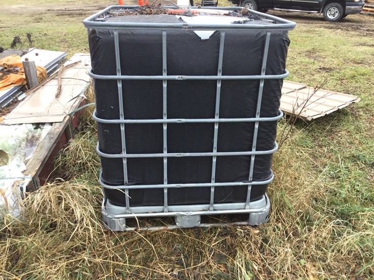 #4792-•-plastic-tote:-location:-w2486-smies-rd.,-oostburg,-wi-53070-image-2