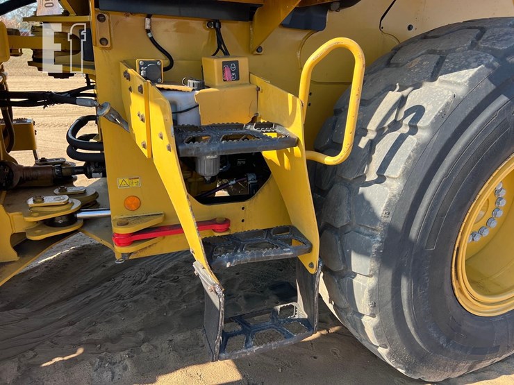 2021-caterpillar-926m-image-22