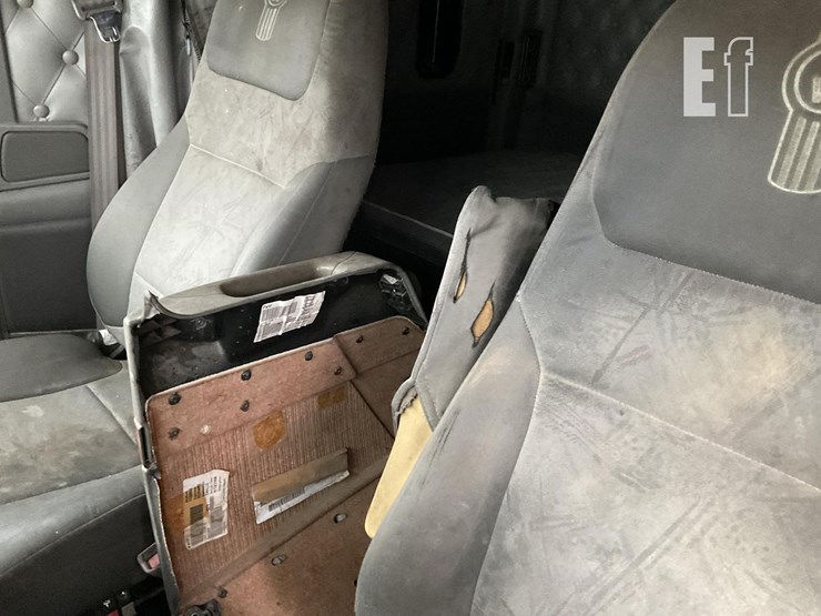 2007-kenworth-w900l-image-12