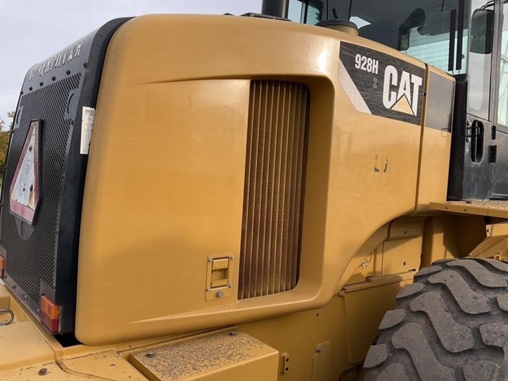 caterpillar-928h-image-8