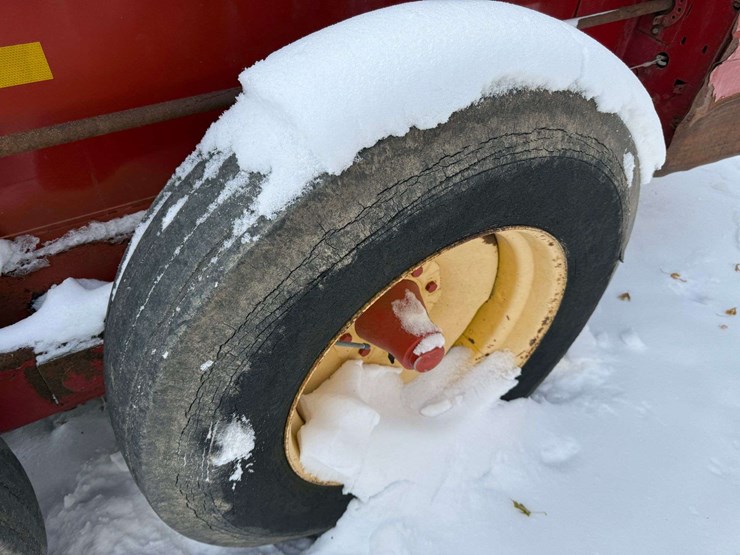 new-holland-185-image-14