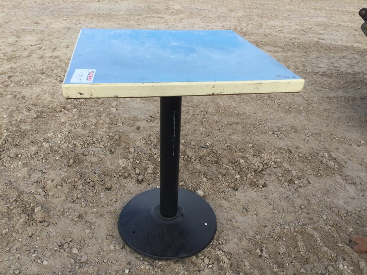 #4556-•-small-table-image-3