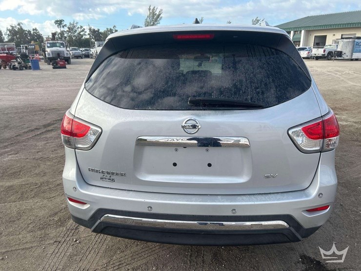 2015-nissan-pathfinder-image-32