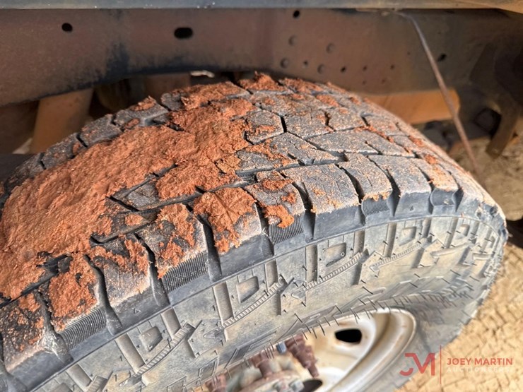 2011-ford-f250-xl-image-10