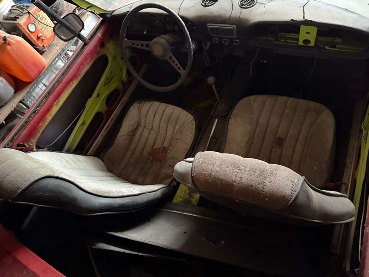 1970-fiat-spider-convertible,-non-running,-turns-over,-with-title-and-books-image-4