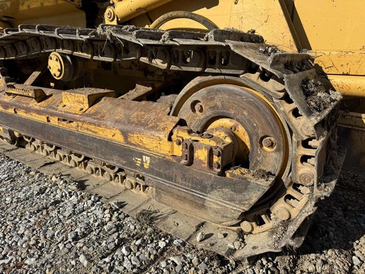 caterpillar-d3c-xl-image-12