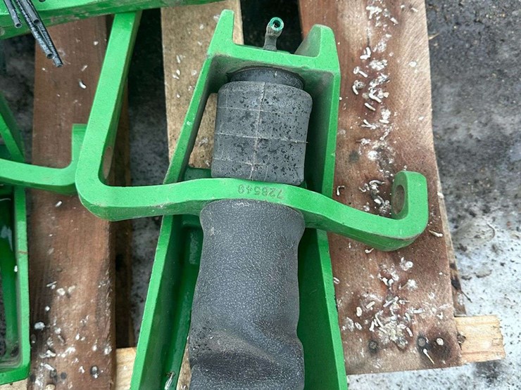 john-deere-7300-image-3